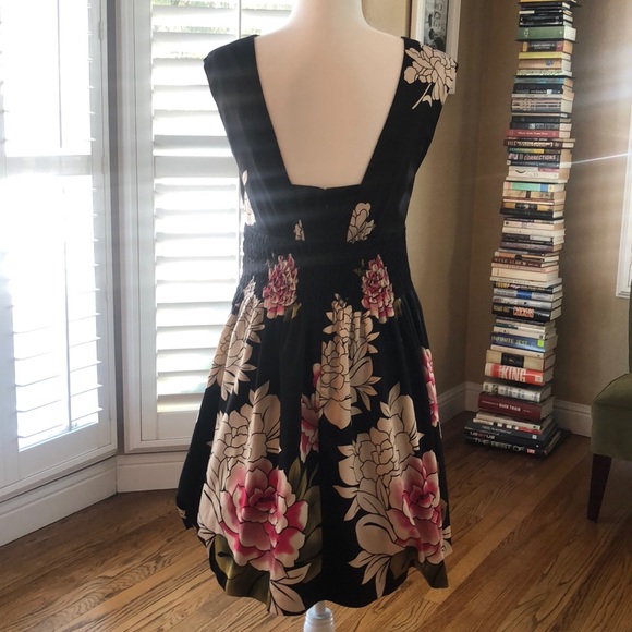 Jessica Simpson Floral, A Line Satin Dress. - Picture 7 of 9